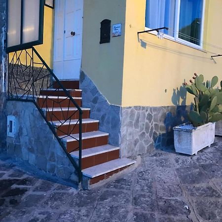 Residenza Mena Marina Corricella Apartment Прочида Екстериор снимка