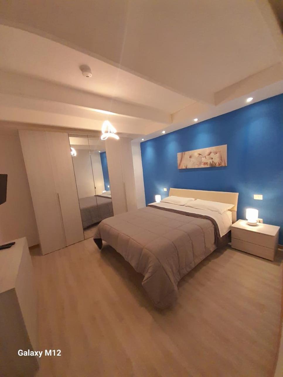 Residenza Mena Marina Corricella Apartment Прочида Екстериор снимка