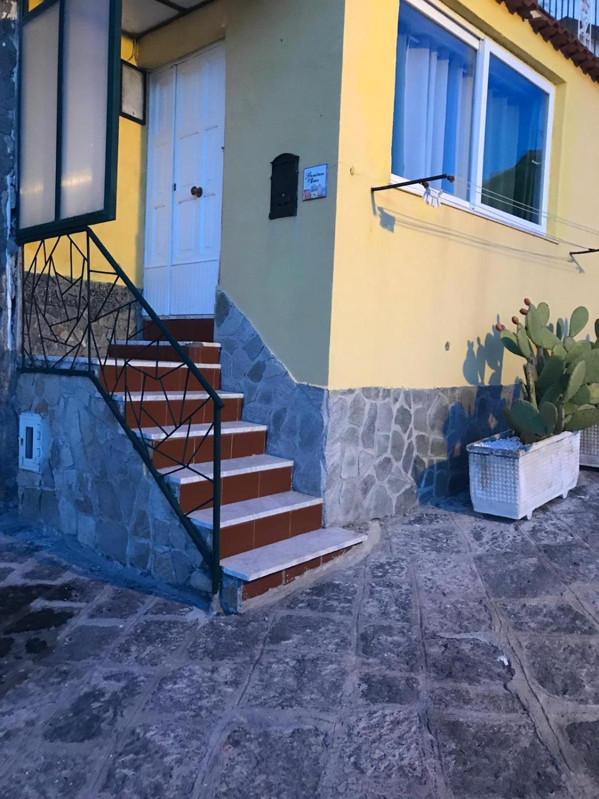 Residenza Mena Marina Corricella Apartment Прочида Екстериор снимка